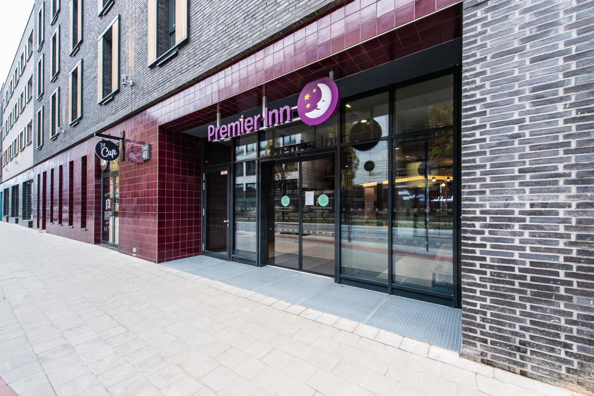 Premier Inn Hamburg St. Pauli Exterior photo