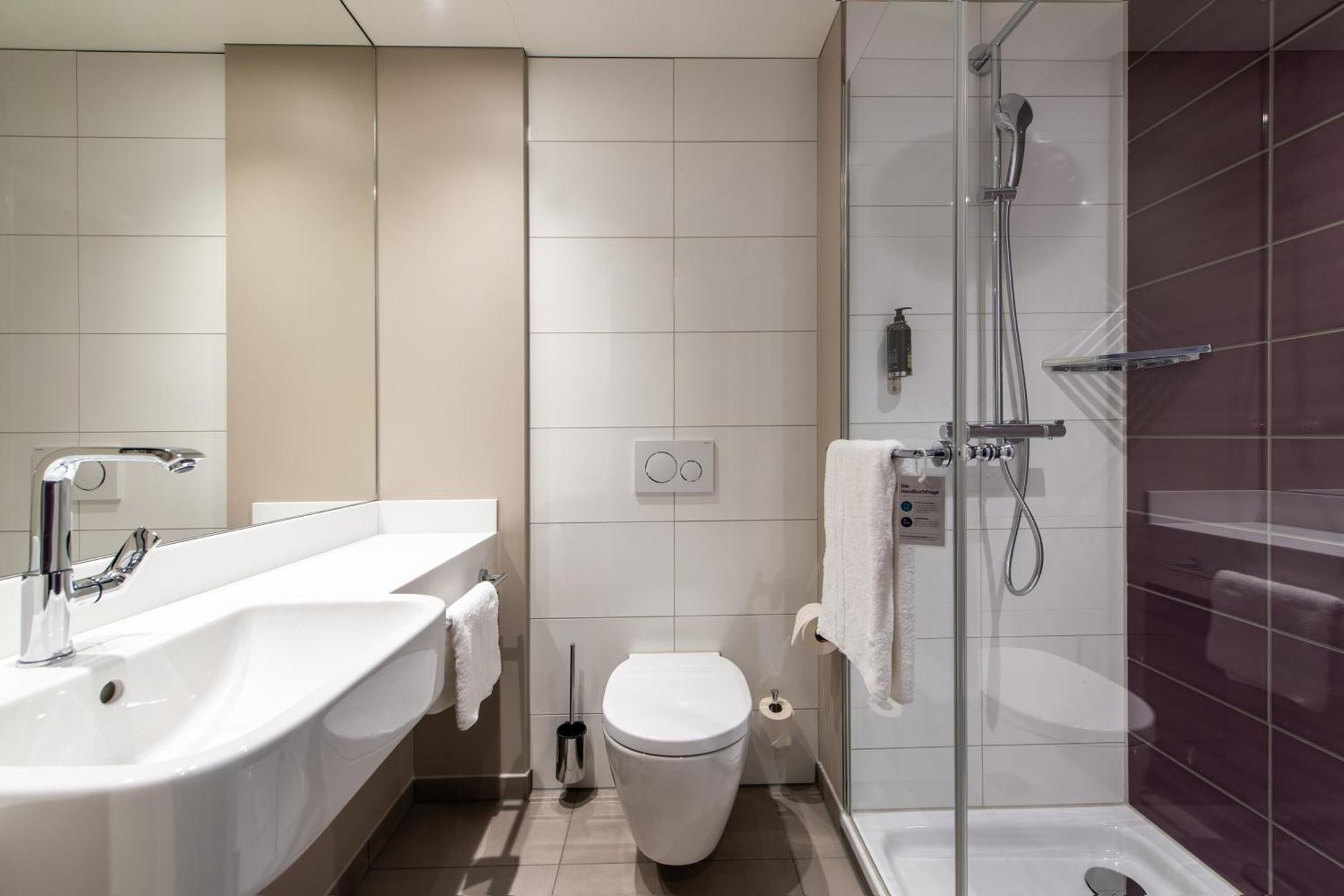 Premier Inn Hamburg St. Pauli Exterior photo